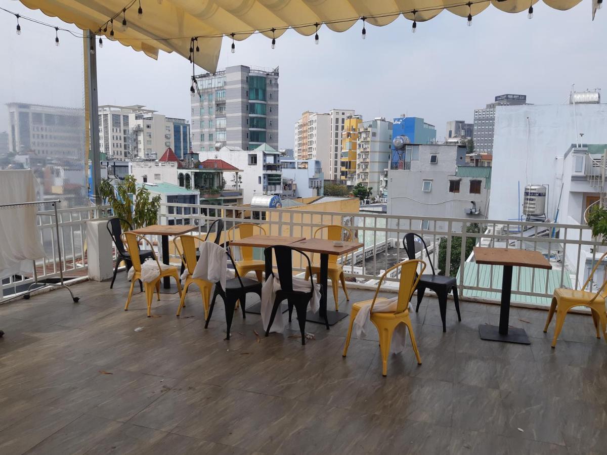 Yelo Hostel & Cafe Bandar Ho Chi Minh Luaran gambar